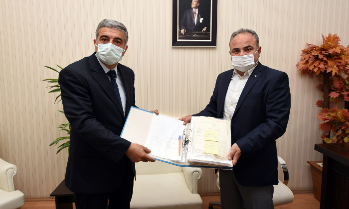 Yılların Birikimini Kent Arşivine Bağışladı