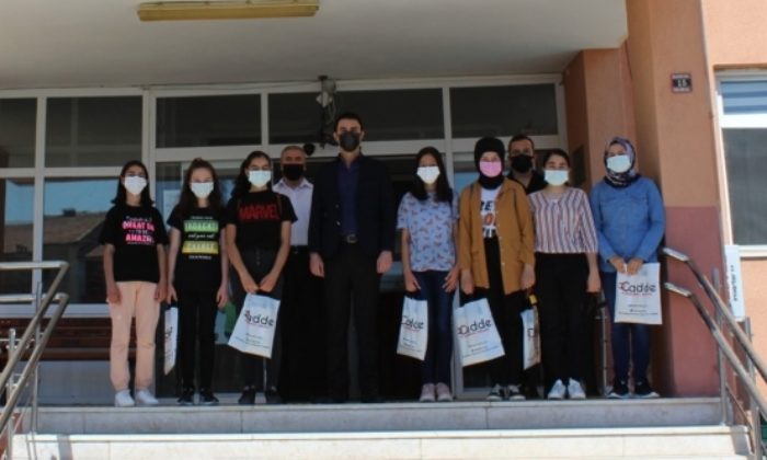 Kaymakam Öğrencileri Ödüllendirdi