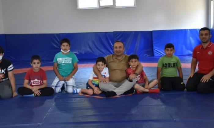 Sülük, Güreşçileri Ziyaret Etti