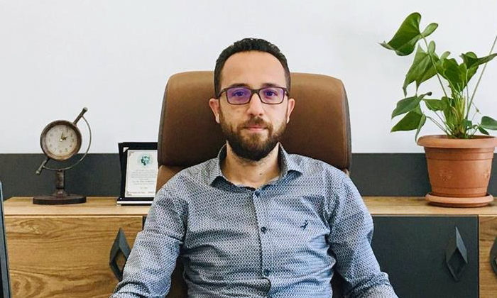 Tezi İki Ödül Aldı