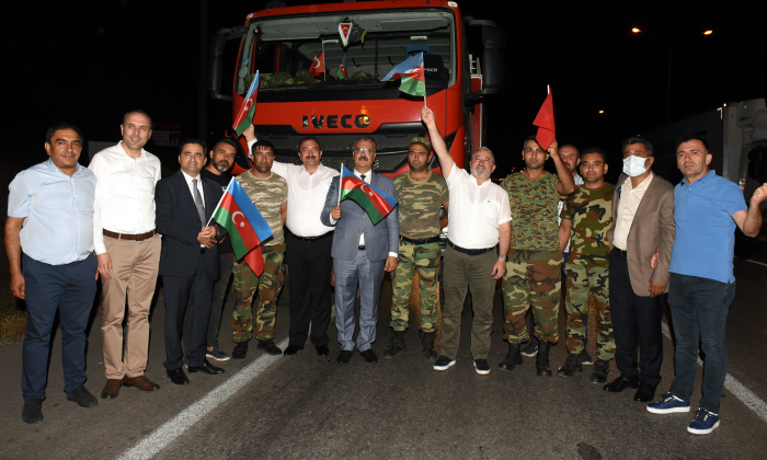 Erenler: Şov Peşindeler