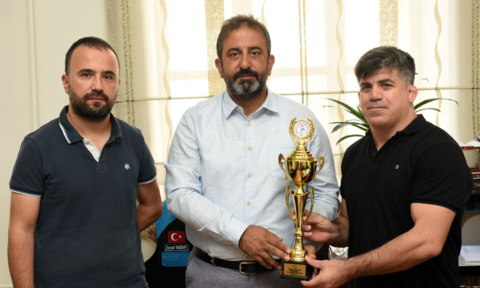 Güreşçilerden Yağbat’a Ziyaret