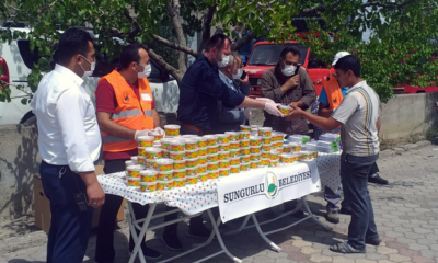 Sungurlu Belediyesi Aşure Dağıttı
