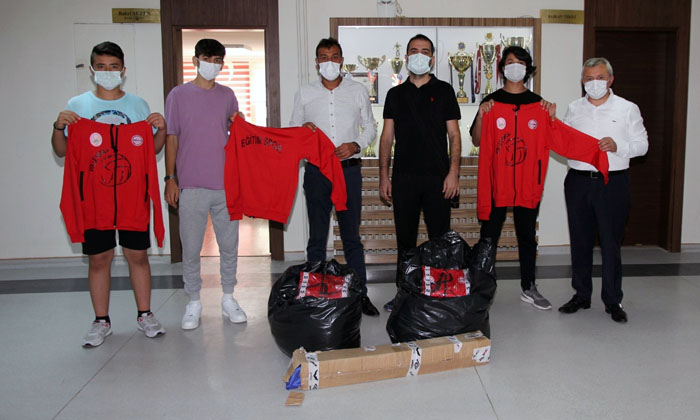 Başkan Şahiner Sporculara Destek Olmaya Devam Ediyor