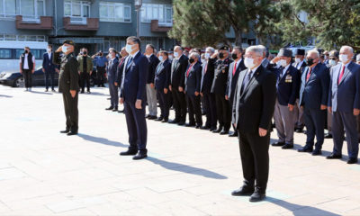 Gazi Ata’ya Saygı Çelengi