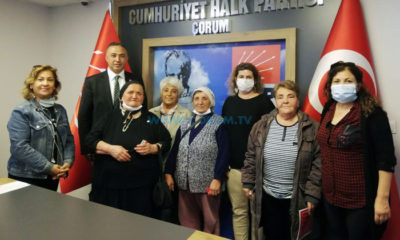 CHP’ye Yeni Katılanlara Rozetleri Takıldı