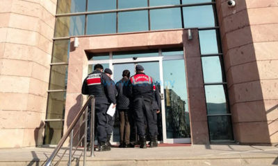 ‘Jandarmayım’ Dedi, Ziynet Eşyasını Çaldı