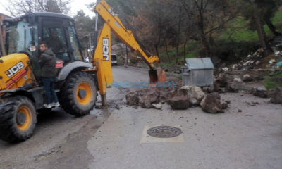 Kaleden Kaya Parçaları Düşüyor!