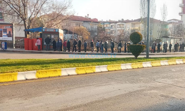 Yağ Kuyruğu Gitti, Ekmek Kuyruğu Geldi