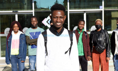 Yurt Dışından Öğrencilere Destek Oluyor