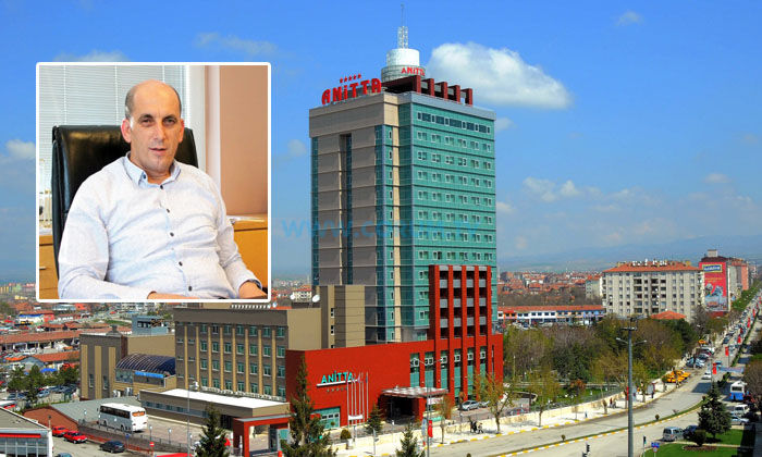 Anitta Işıklarını Açıyor