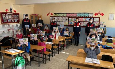 Jandarma, Öğrencilerin Heyecanına Ortak Oldu