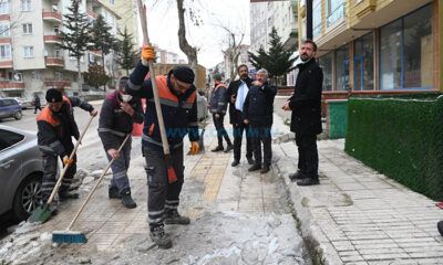 Kum Ve Tuz Kalıntıları Temizleniyor