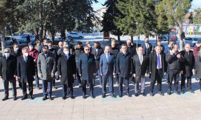 Sağlıkçılardan Ata’ya Saygı