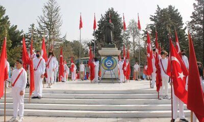 Ata’nın Huzurunda