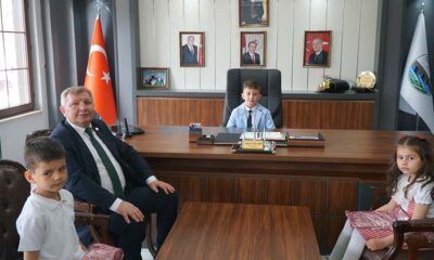 Başkanın Makamı Minik Mustafa’ya Emanet