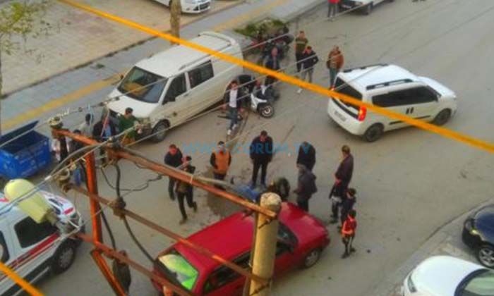 Motosikletle Otomobil Çarpıştı