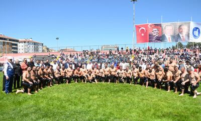 526 Güreşçi Ter Döktü