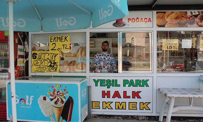 Burada Ekmek İki Lira!