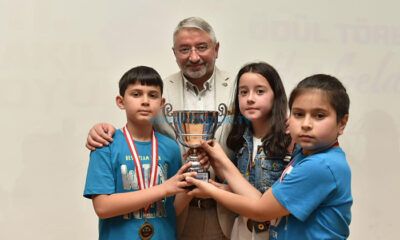 Dereceye Giren Öğrencilere Ödülleri Verildi