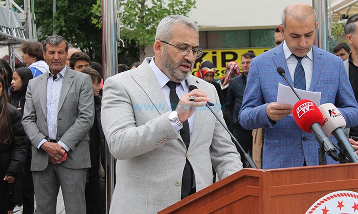 ‘Gençler, Türkiye Sizlere Emanet’