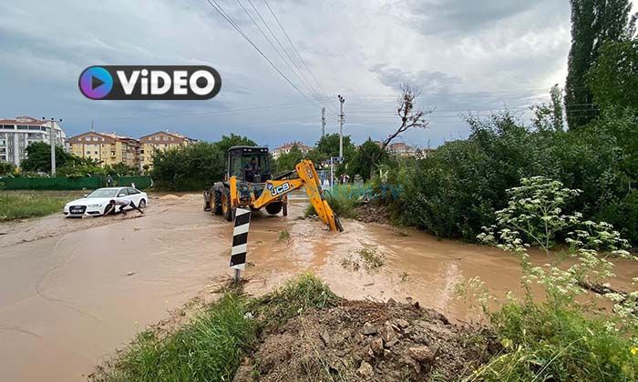 Dere Taştı, Sokak Suyla Doldu