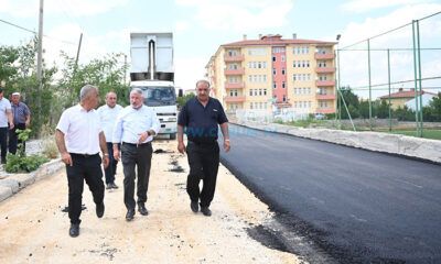 Belediyeden Bir İlçeye Daha Asfalt Desteği
