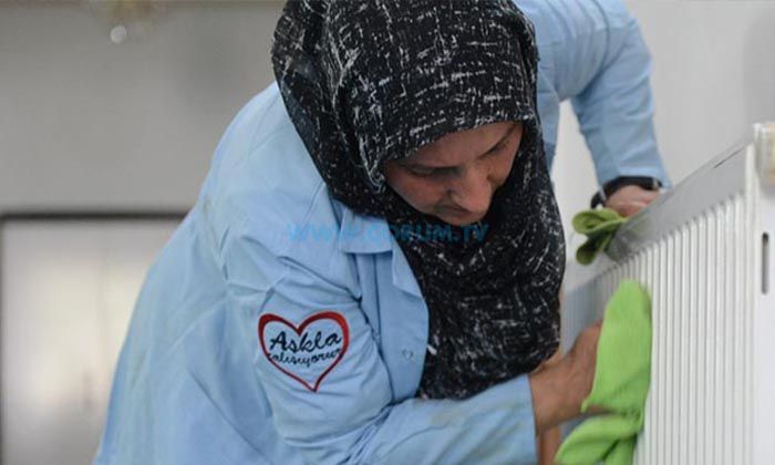 İbadethaneler Gül Suyu ile Temizleniyor