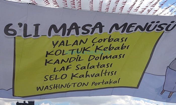 Muhalefete Pankartlı Mesaj