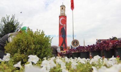 Saat Kulesi’ne Dev Afiş