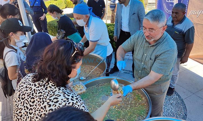 Şehrin Yedi Farklı Bölgesinde Vatandaşa Aşure İkram Edildi