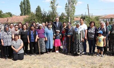 Vali Çiftçi, Köy Halkıyla Buluştu
