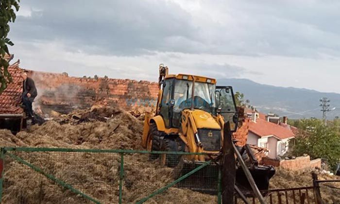 Ahır ve Samanlıkta Yangın Çıktı