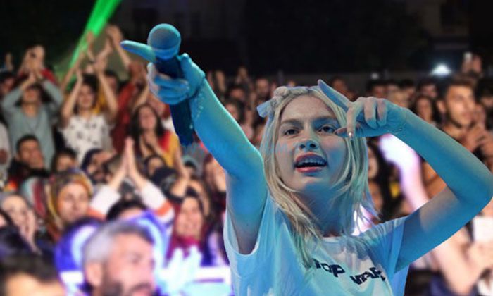 Aleyna Tilki: Ekibimdeki 50 Kişi Ailesine Bakıyor