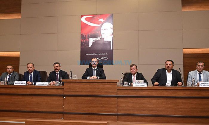 Bakan Muş, Hem Esnafı Hem de İş Dünyasını Dinledi