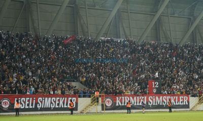 Bursa Maçını 8 Bin Kişi İzledi