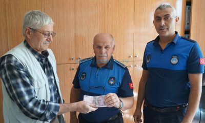 Pazarda Bulduğu Parayı Belediyeye Teslime Etti
