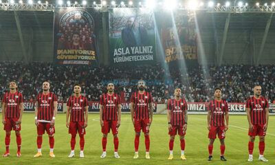 Taraftardan Pankartlı Destek