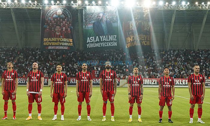 Taraftardan Pankartlı Destek