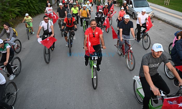 Yüzlerce Bisikletçi Sağlıklı Yaşam İçin Pedal Çevirdi