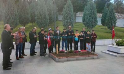 AK Parti’den Şehitliğe Ziyaret