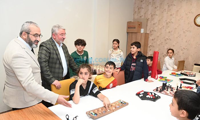 Aşgın ve Çağlar Gençleri Dinledi