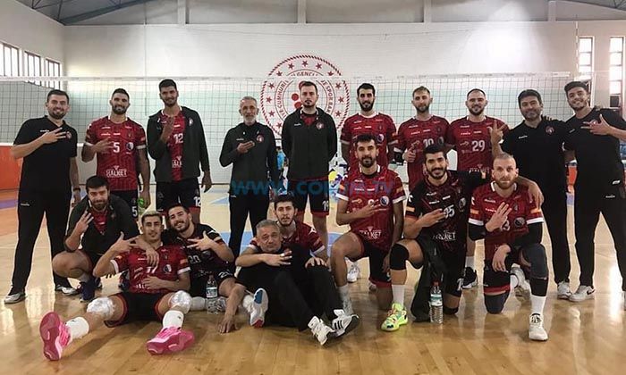 Efeler Üçte Üç Yaptı