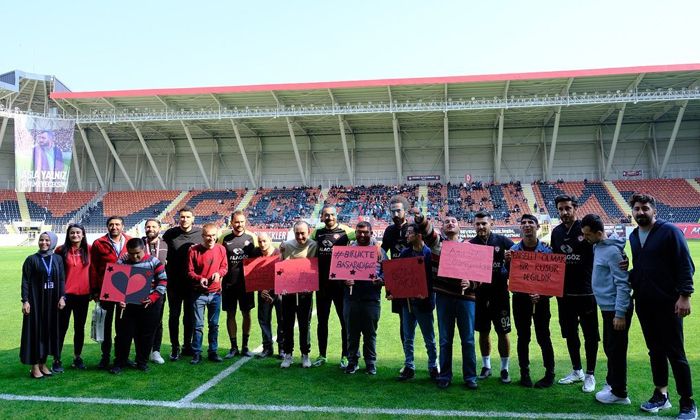 Engelli Öğrencilerden Çorum FK’ye Destek