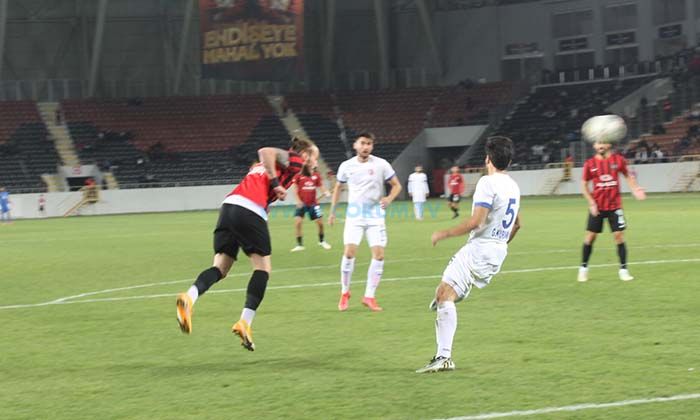 İki Kardeş Rakip Oldu