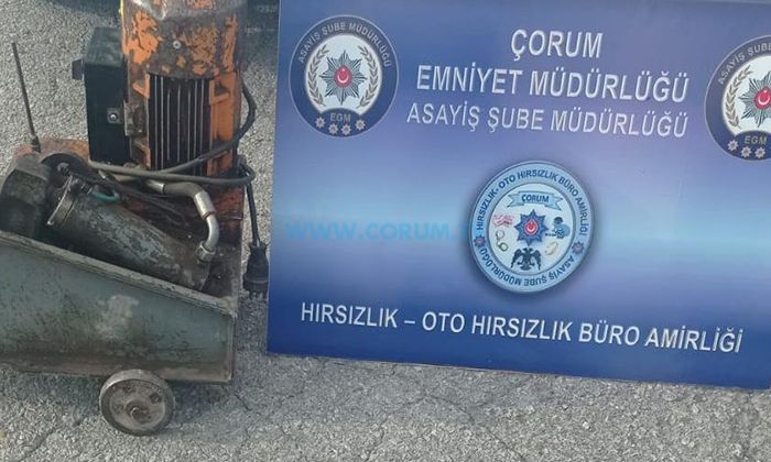 İnşaattan Beş Tonluk Demir Çaldılar