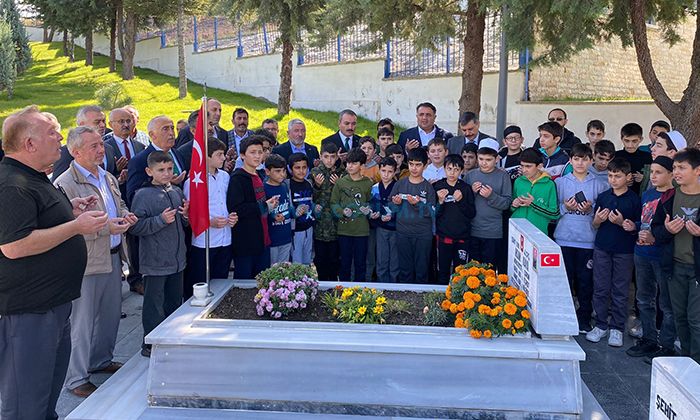 Kaya: Kefenlerine Kan Bulaşmış Cennet Bekçileri