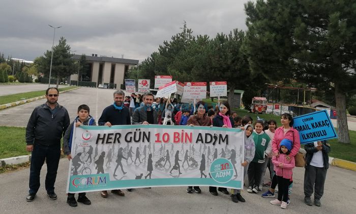 Öğrencilerle Birlikte Sağlıklı Yaşama Dikkat Çektiler