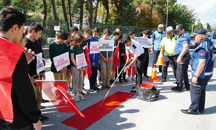 Osmancık’ta Yaya Geçitleri Kırmızıya Boyandı