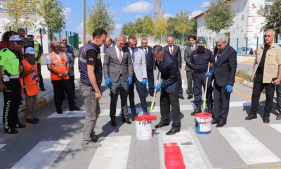 Yaya Geçitleri Kırmızıya Boyandı